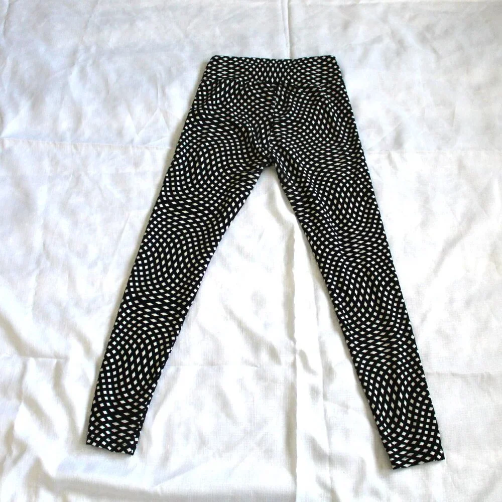 LuLaRoe LLR Leggings One Size OS Black With White Diamond Shapes